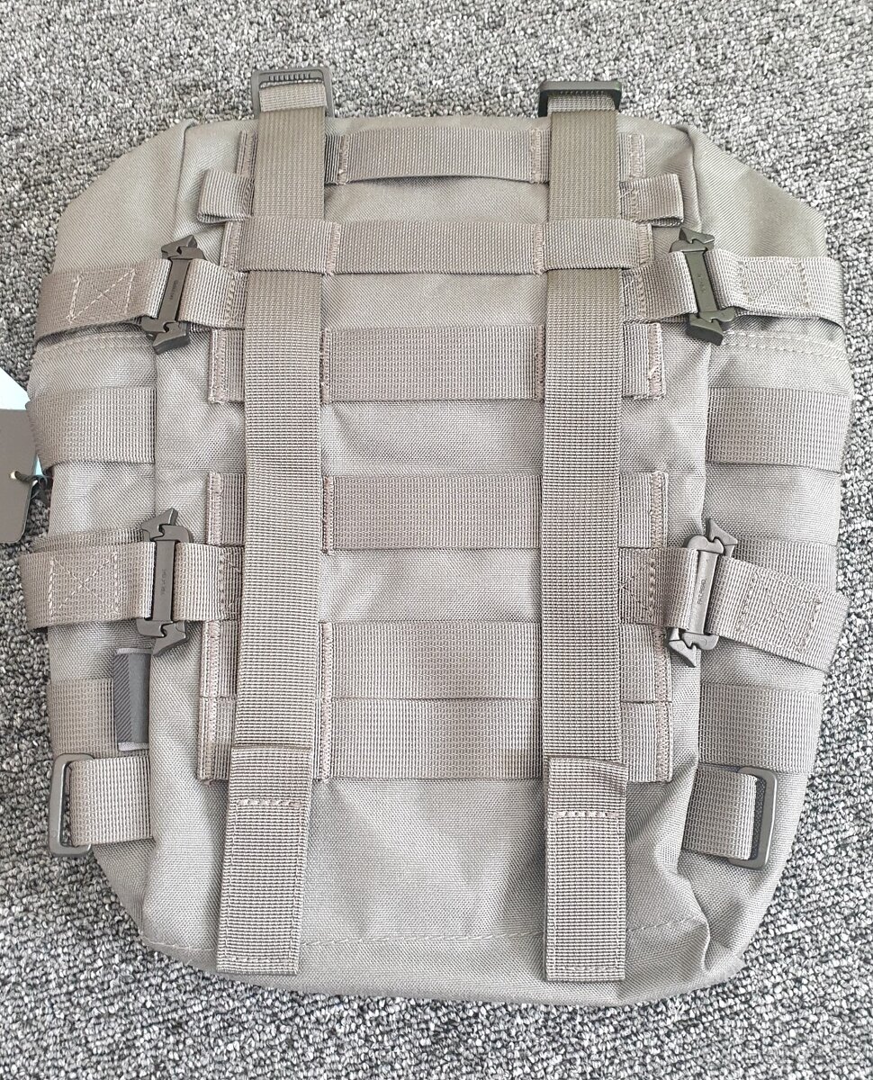 Taktický hydratační batoh MOLLE - 2