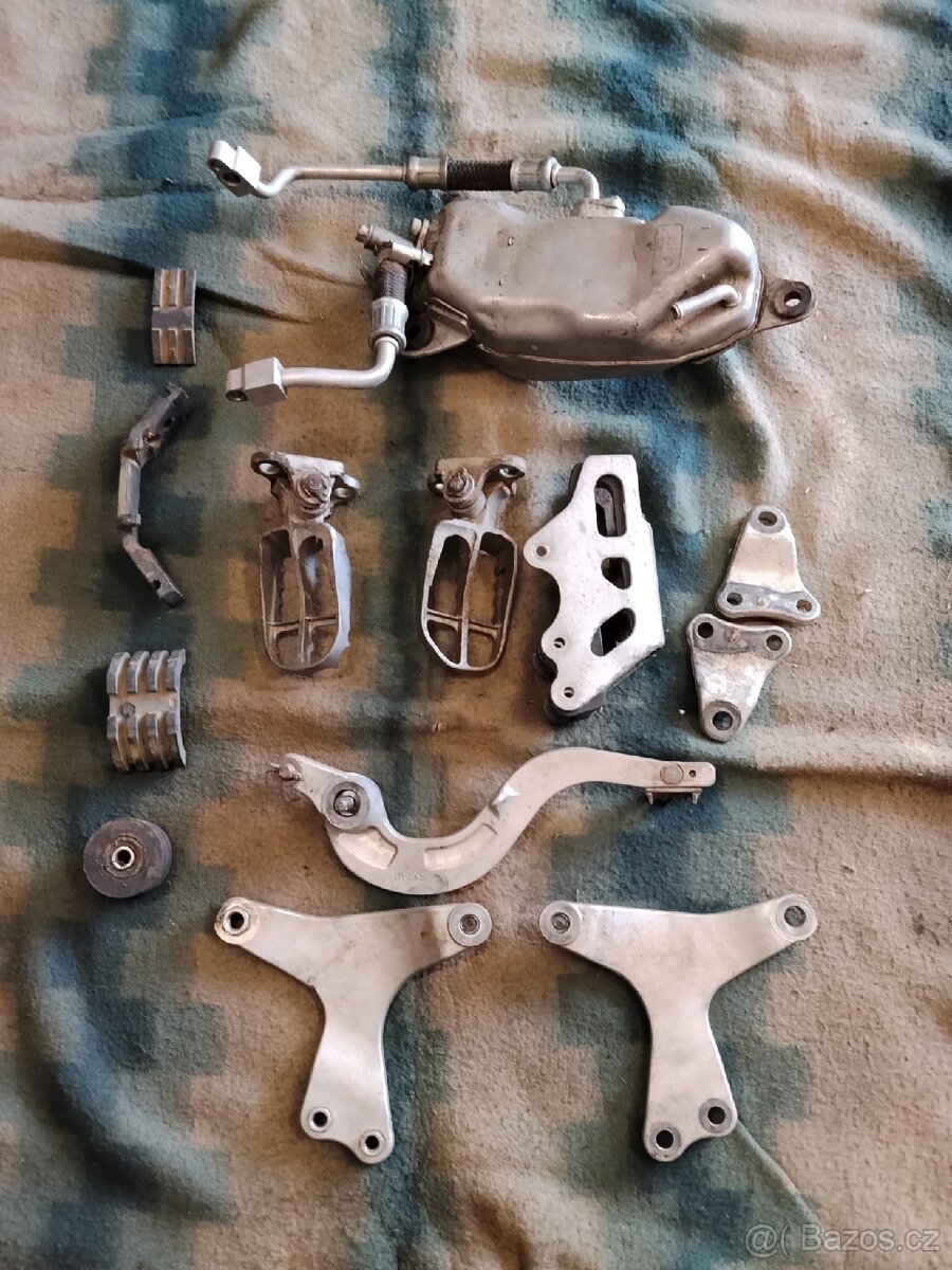 Prodám díly Yamaha YZF250 - 2