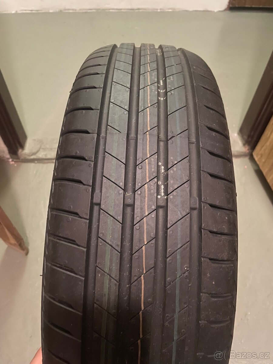 Bridgestone 195/85 R15 - 2