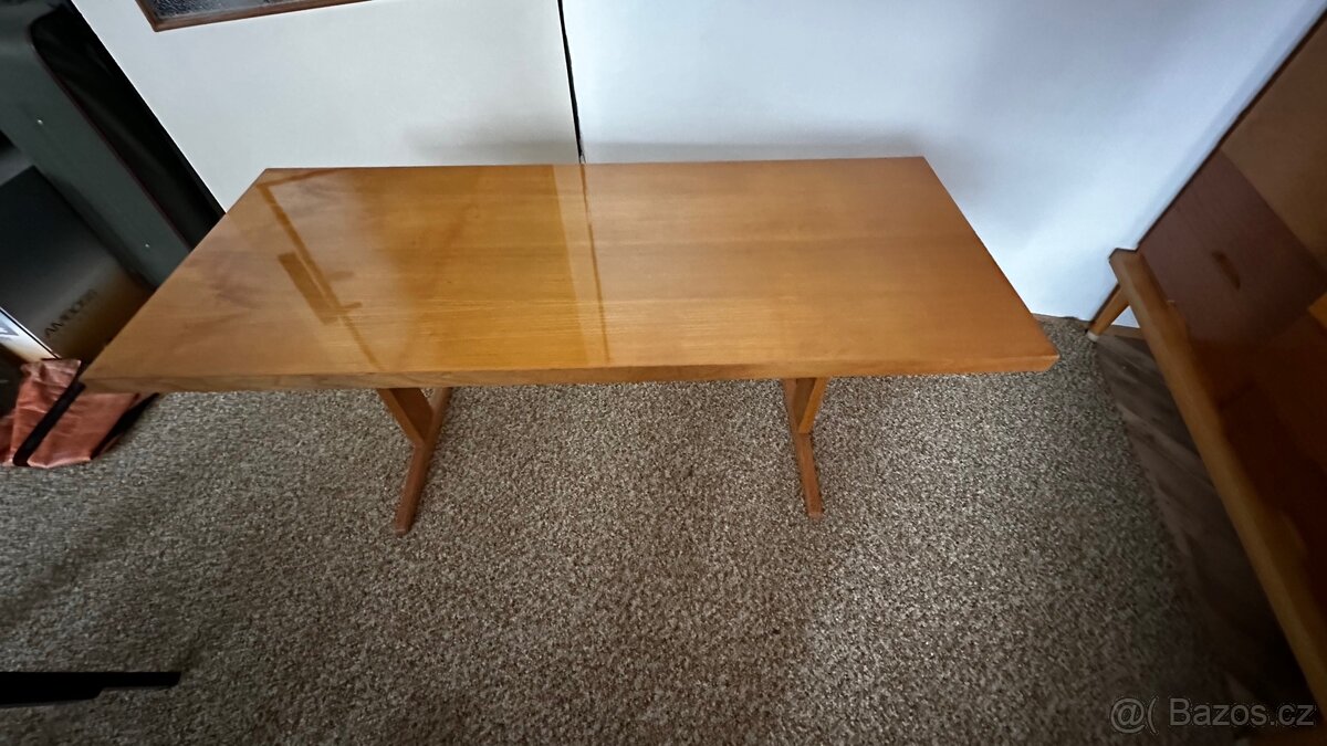 Konferenční stolek - 2