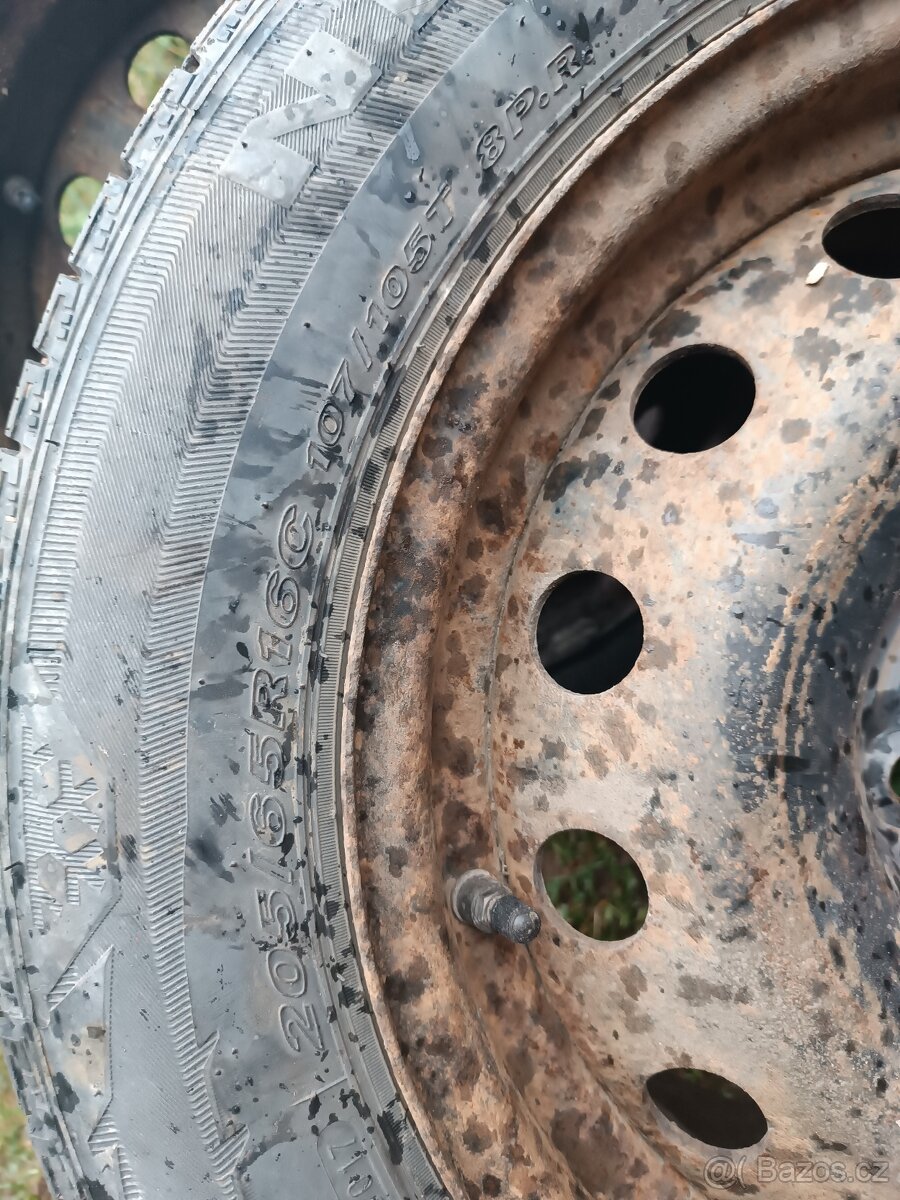 Zimní pneu 205/65/16C - 2