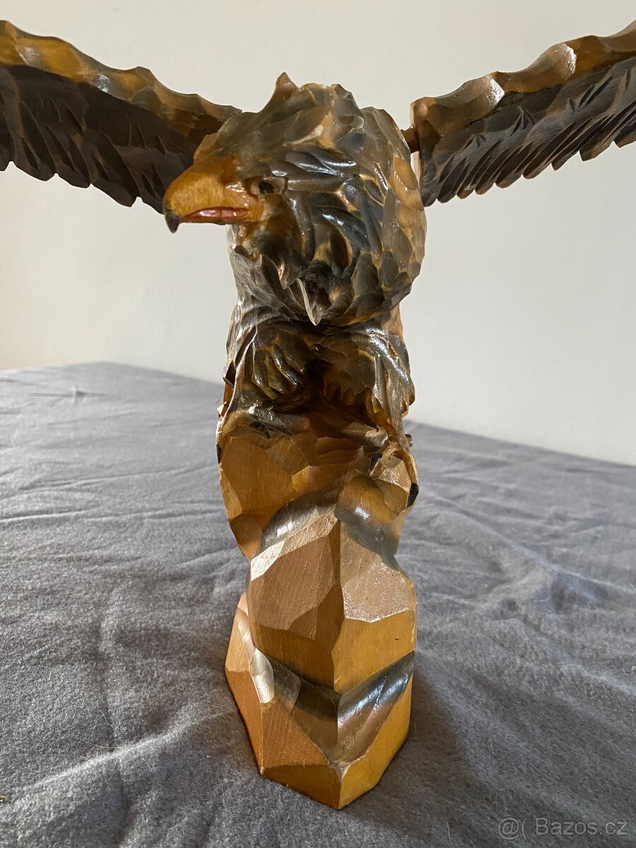 Dřevěná vyřezávaná socha orel - 2
