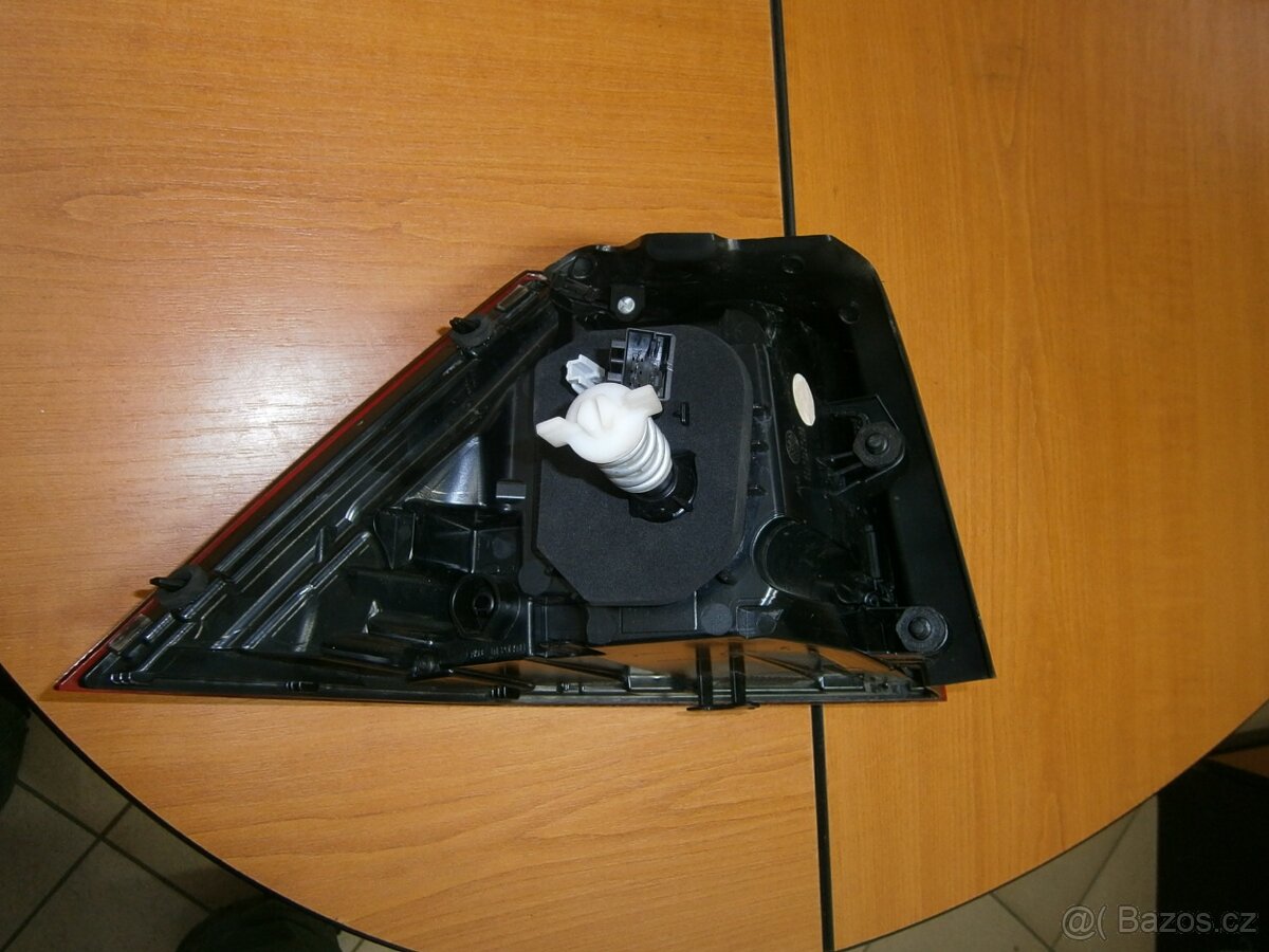 VW GOLF 7 PZ LED LAMPA V BLATNÍKU - 2