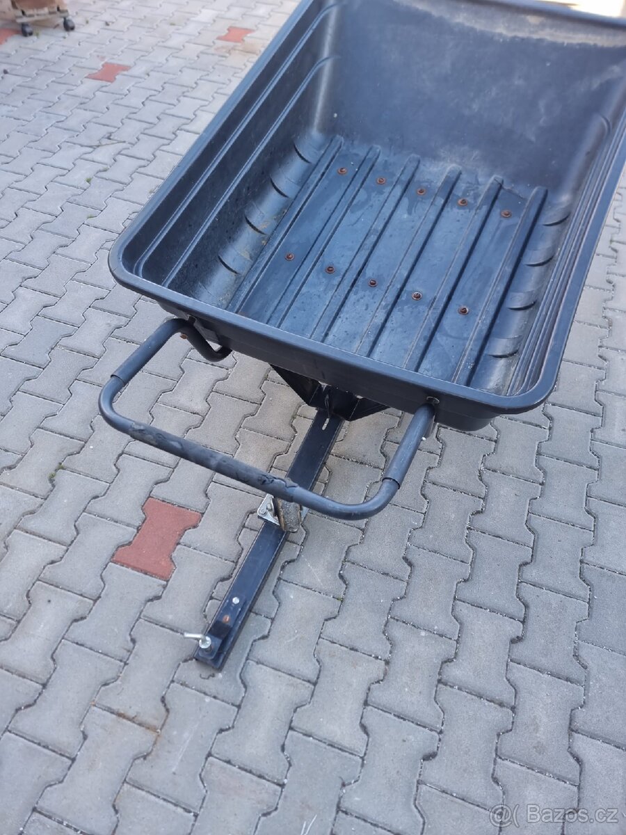 Vozík k zahradnímu traktůrku - 2