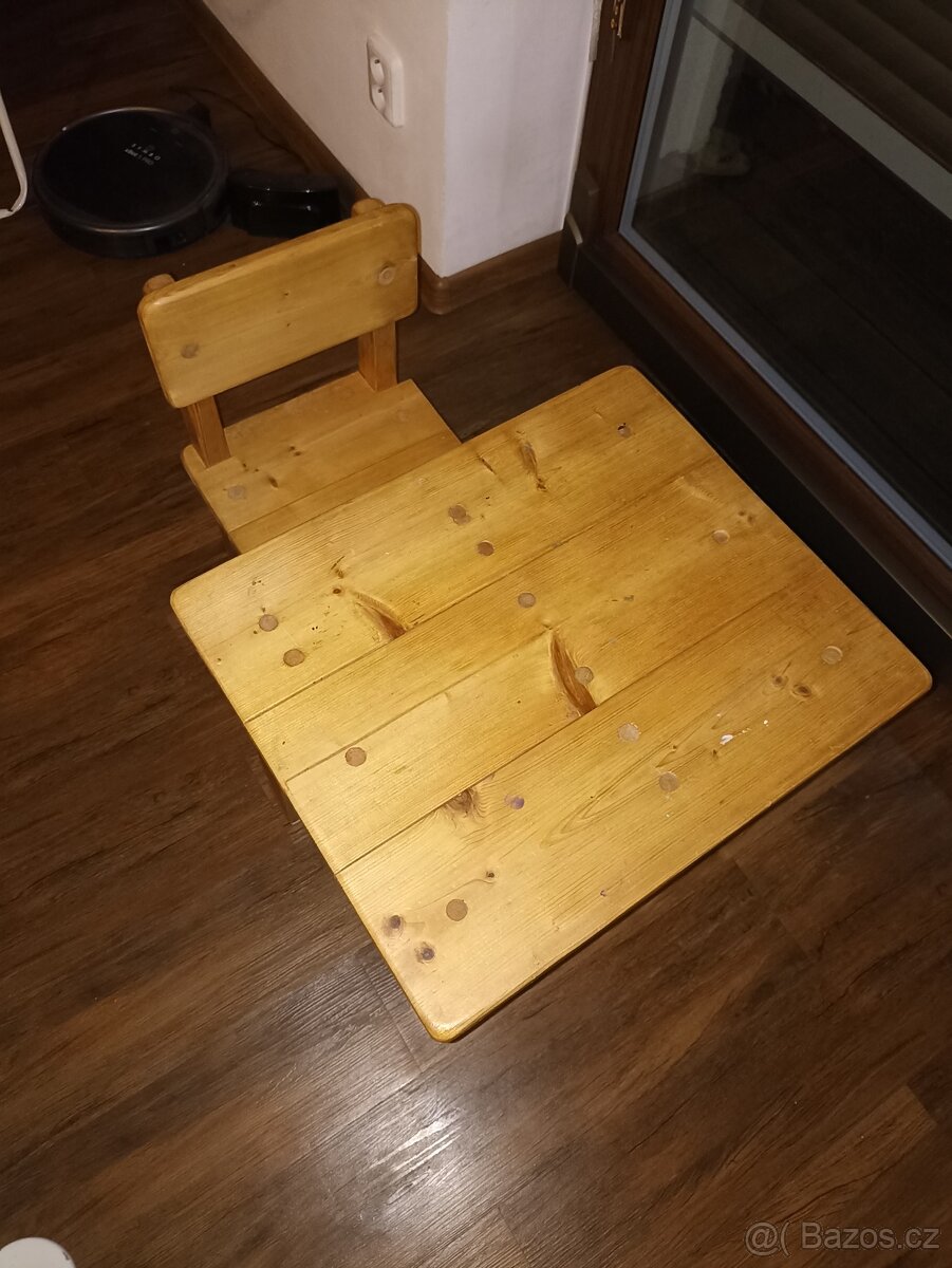 Dětská dřevěná židlička a stoleček - 2