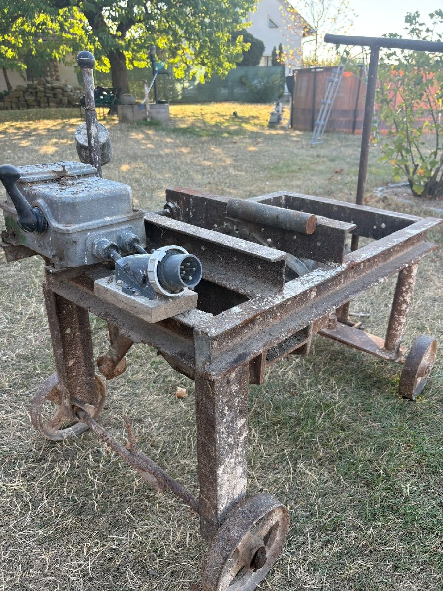 Stavební vrátek - 2