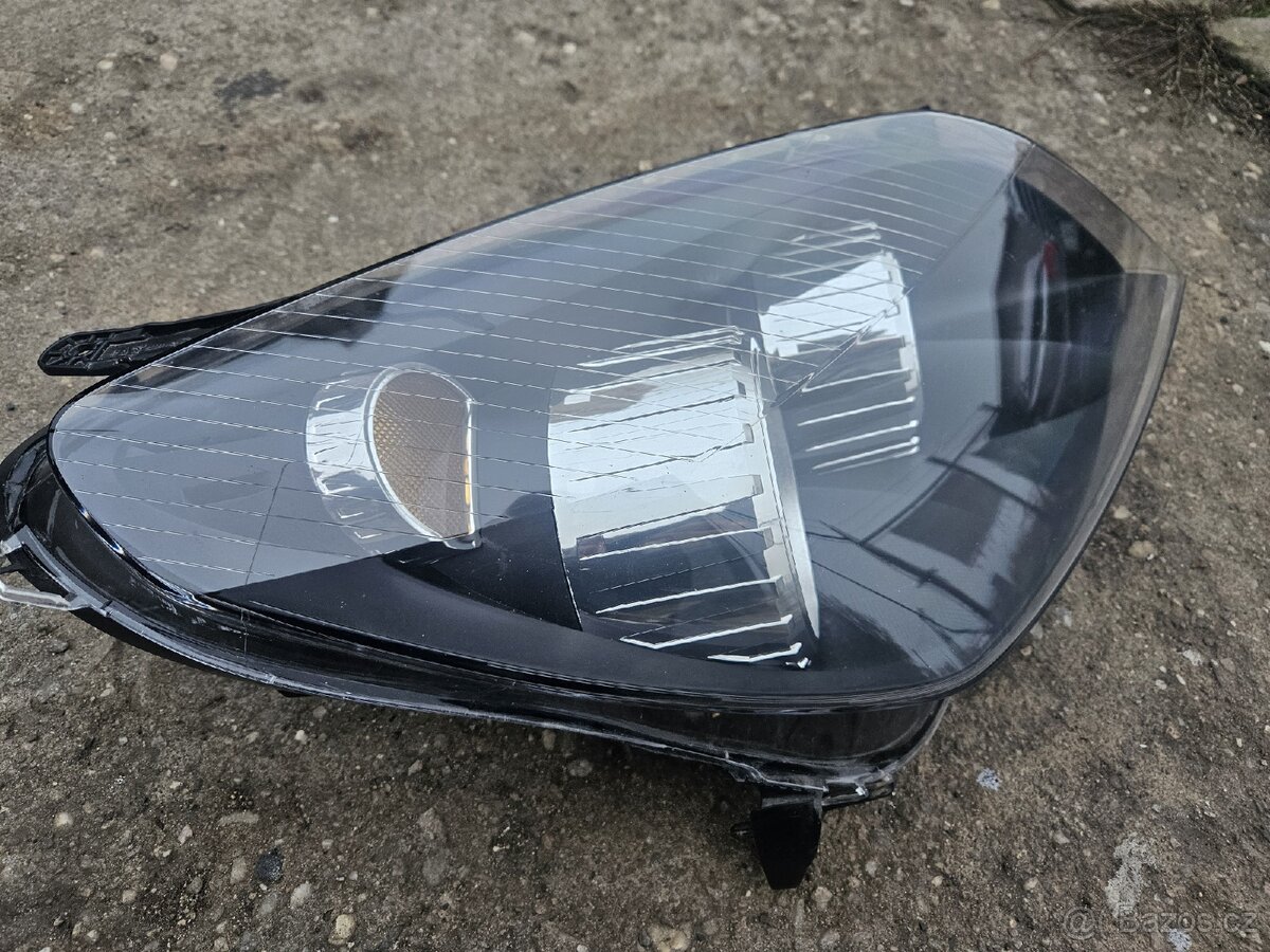 Opel Astra H přední světlo. - 2