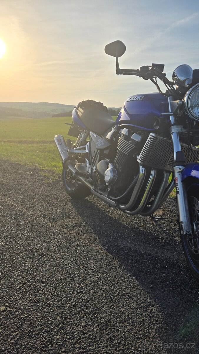 Suzuki GSX 1400 - 2