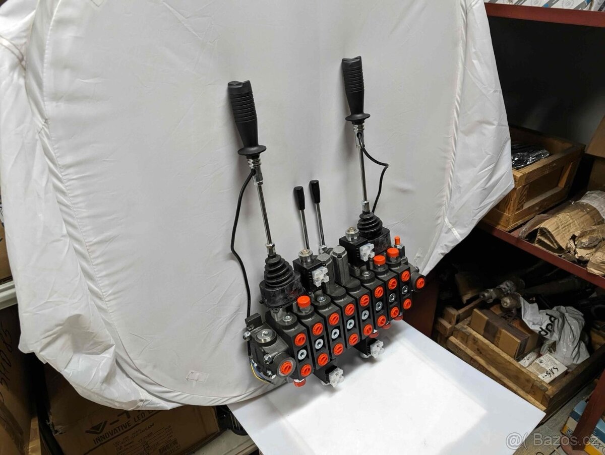 Hydraulický 70L rozvaděč 8ZC70-69 - 2