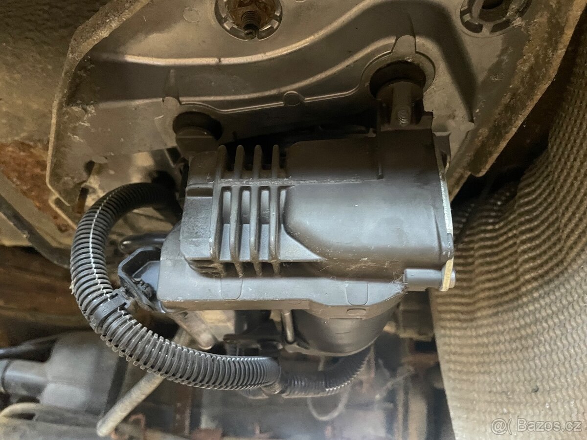 Citroen C4 Picasso kompresor podvozku s měchy - 2