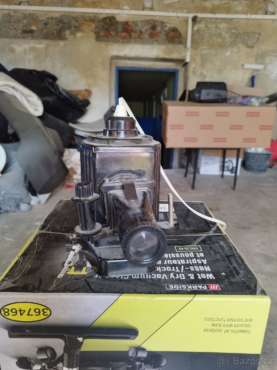 Prodám staré promítačky - 2