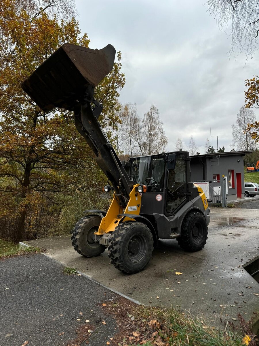 Kolový nakladač Mecalac ax1000 - 2