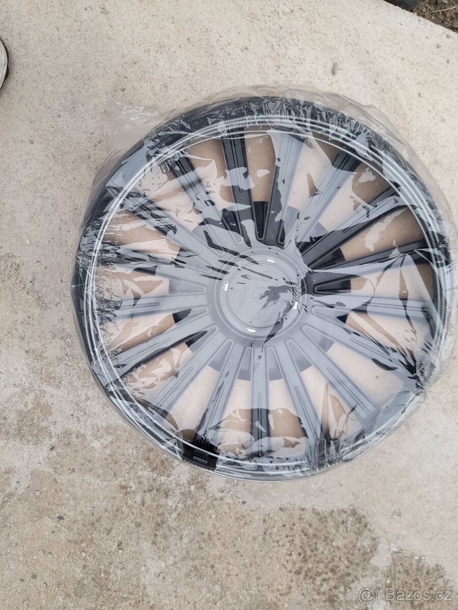 15" nové poklice. - 2