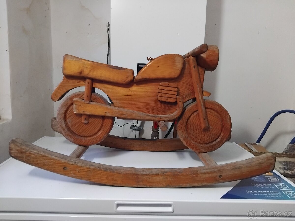 Drevena houpaci motorka - 2
