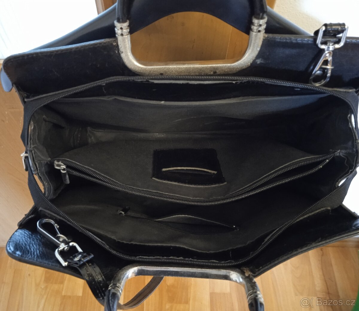 Černá kožená kabelka do ruky i přes rameno - 2