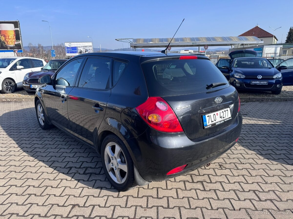 Kia Cee´d AUTOMAT 1,6i 90 KW STK - 2