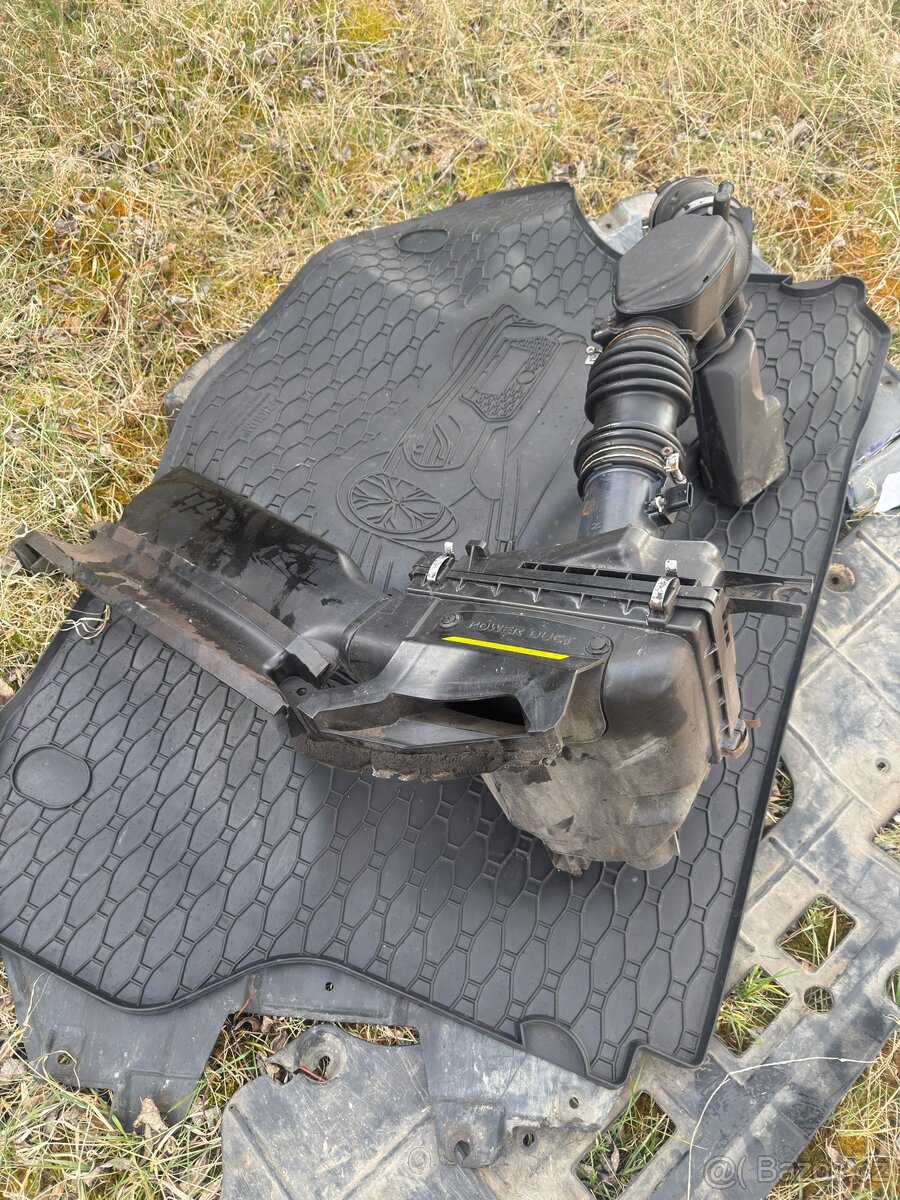 Náhradní díly Infiniti FX35 (2004) - 2