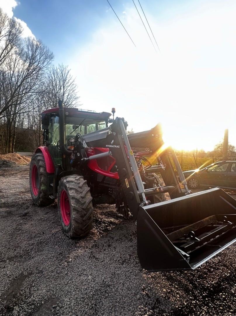 Montáž čelních nakladačů - 2