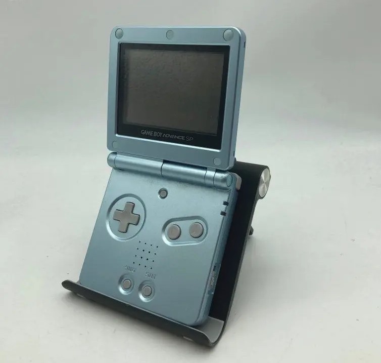 Game Boy Advance SP - jako novy - 2