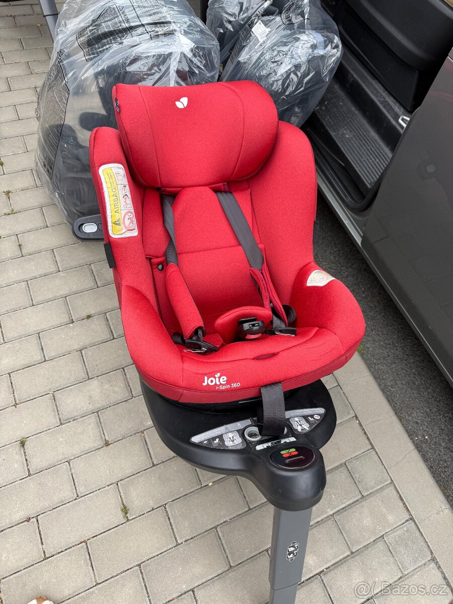 Pár měsíců staré autosedačky Joie i-spin 360 - 2