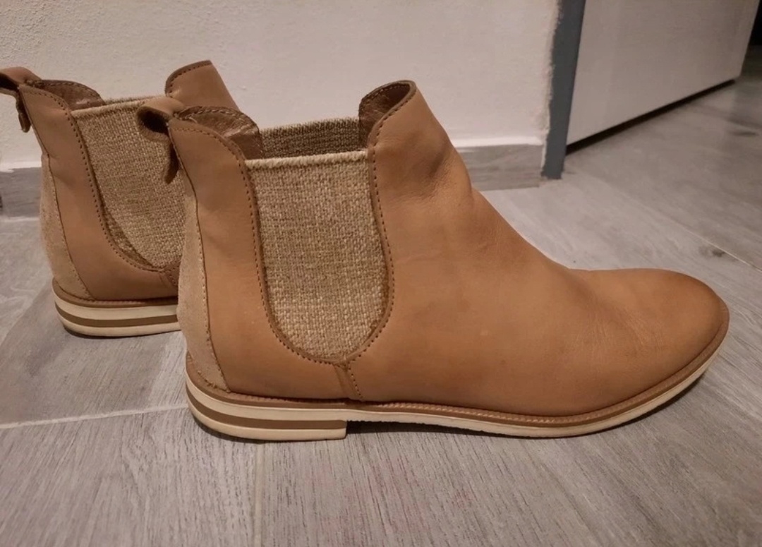 Dámské Kožené kotníkové boty z CCC - 2