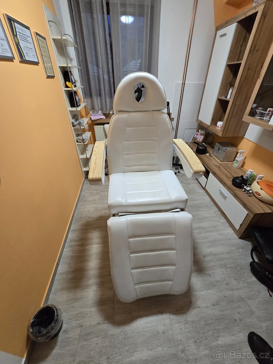 Elektrické Kosmetické křeslo AKCE /lehátko 3 motory bílé - 2