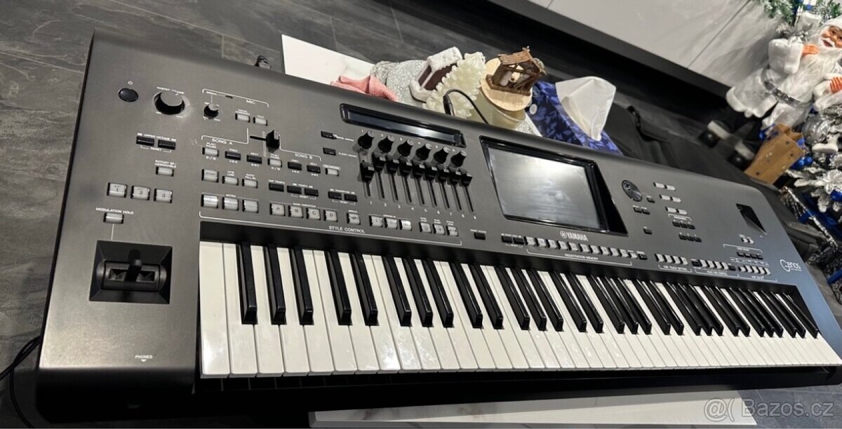 Prodam yamaha genos jsou jak nove cena 48000kc - 2