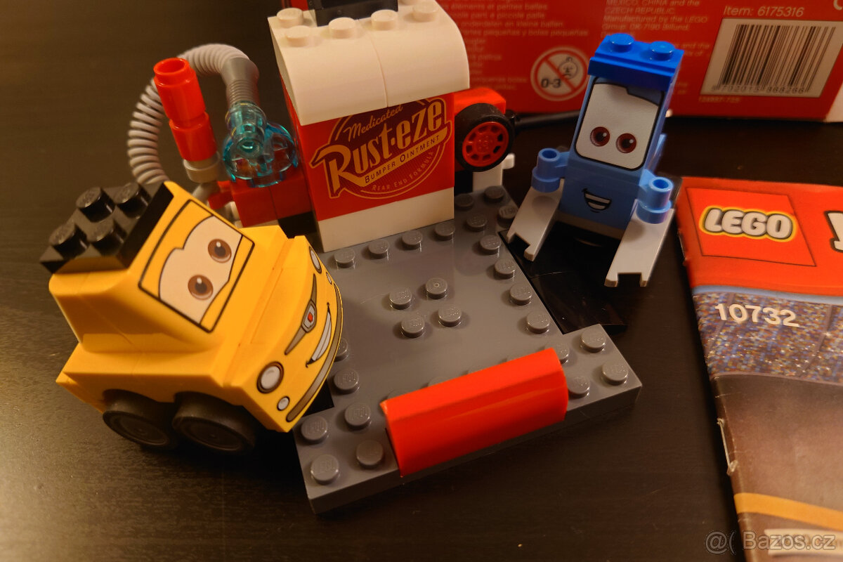 Lego Zastávka v boxech Guida a Luigiho z filmu Auta 10732 - 2