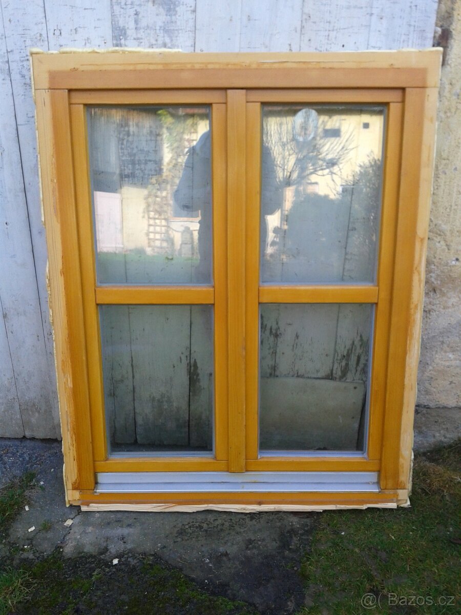 Dřevěné okno 100 x 124 cm - 2