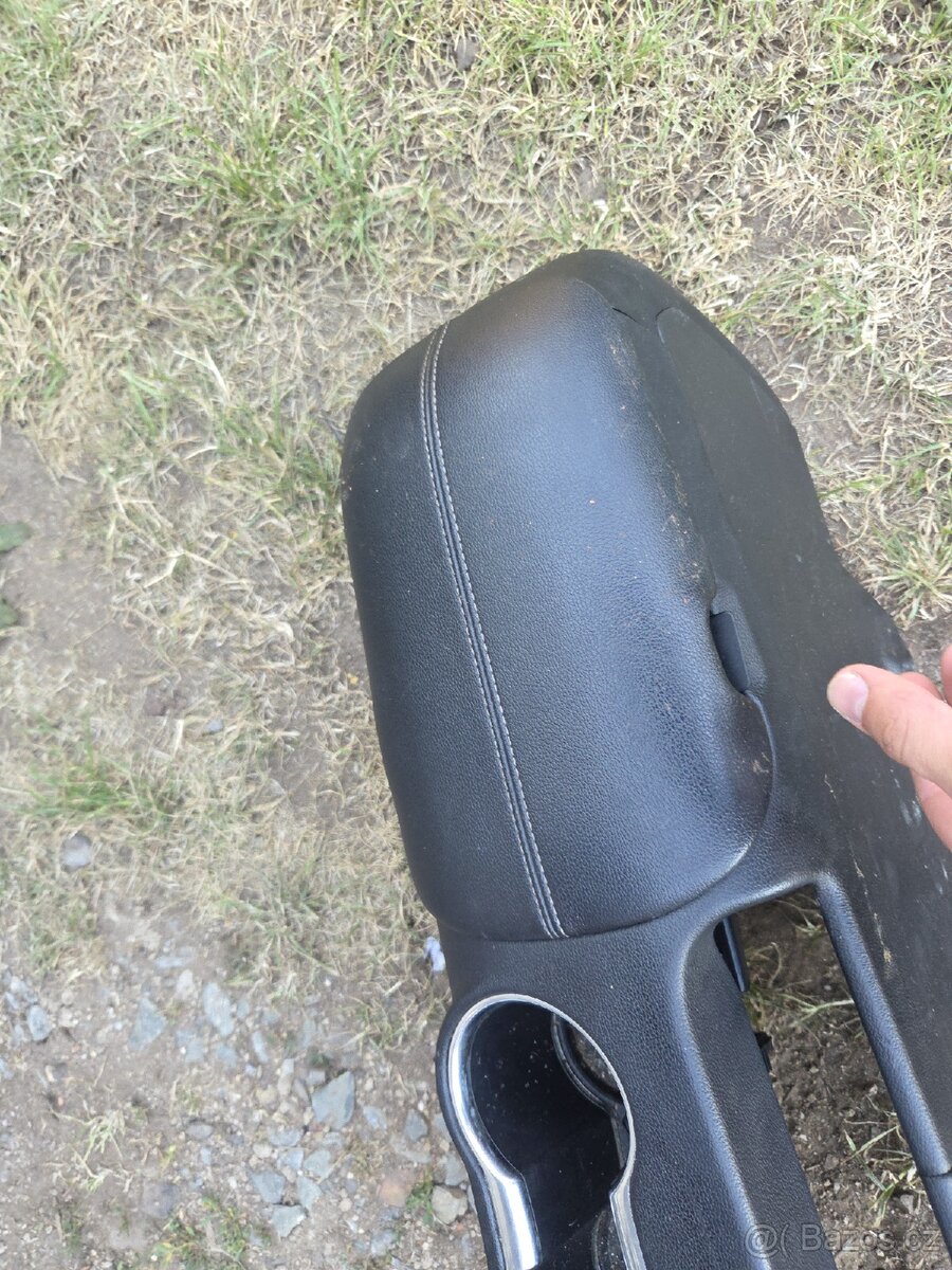 Ford mustang středový tunel - 2