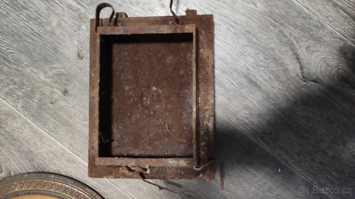 Stará dvířka ke kachlovým kamnům - 2