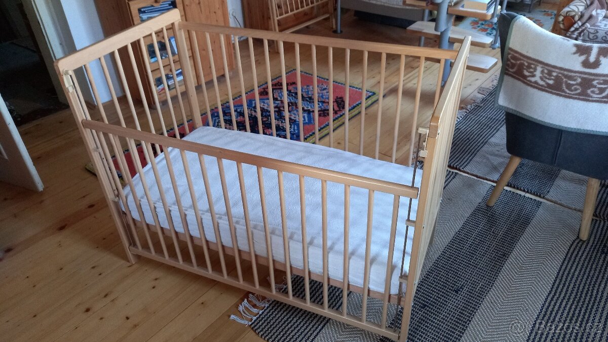 Dětská postýlka z tvrdého dreva - 2