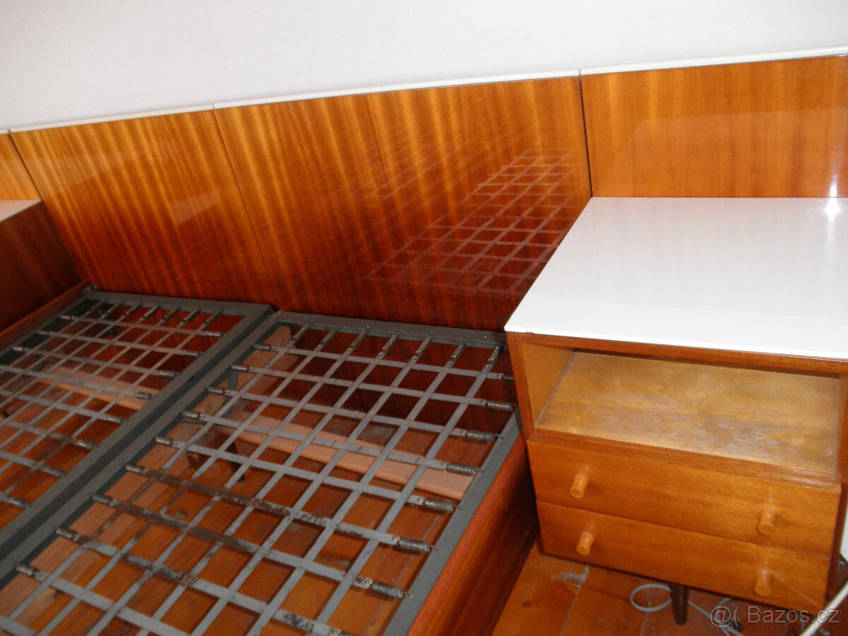 Manželská postel Retro. - 2