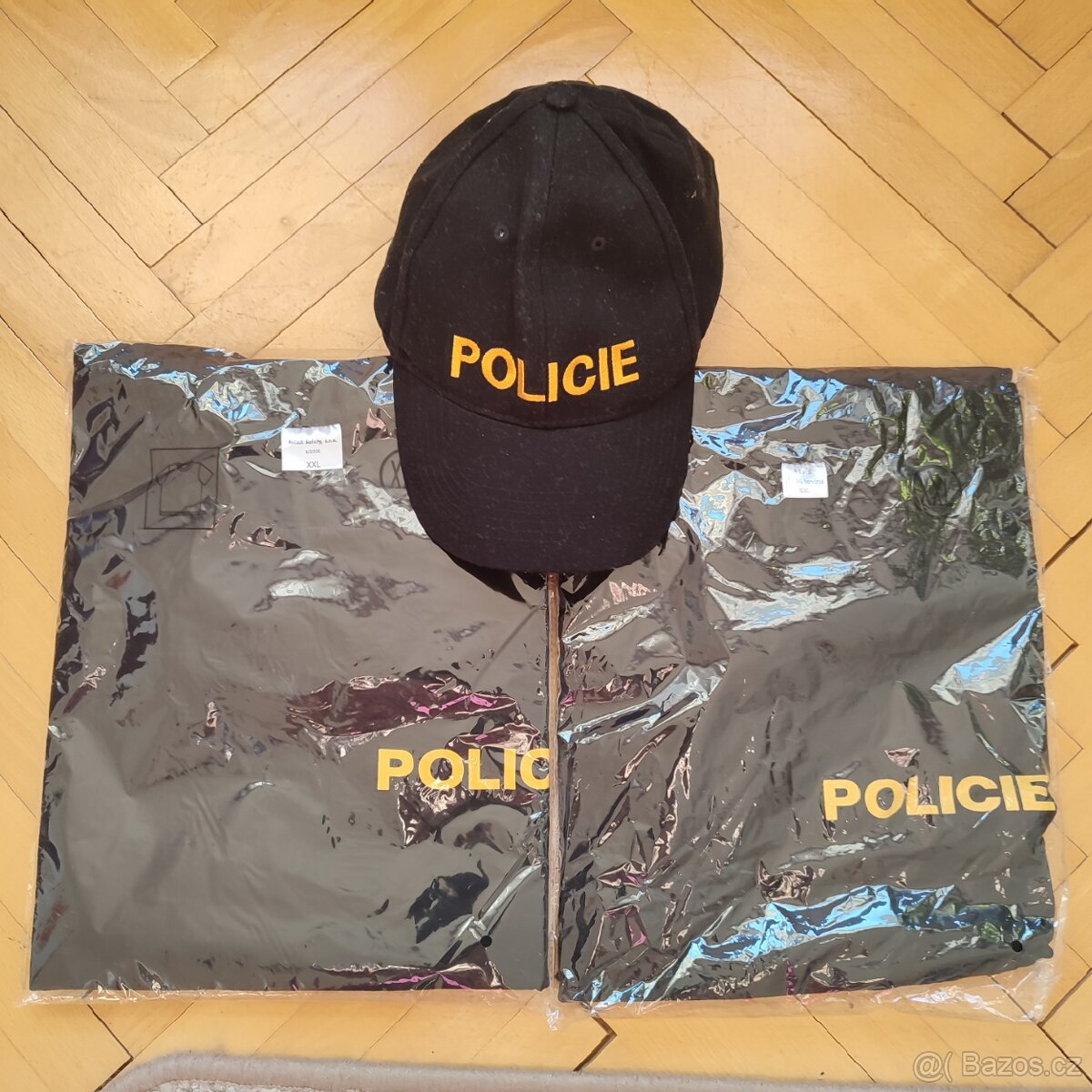 Kšiltovky a triko Policie ČR XXL + ponožky - 2