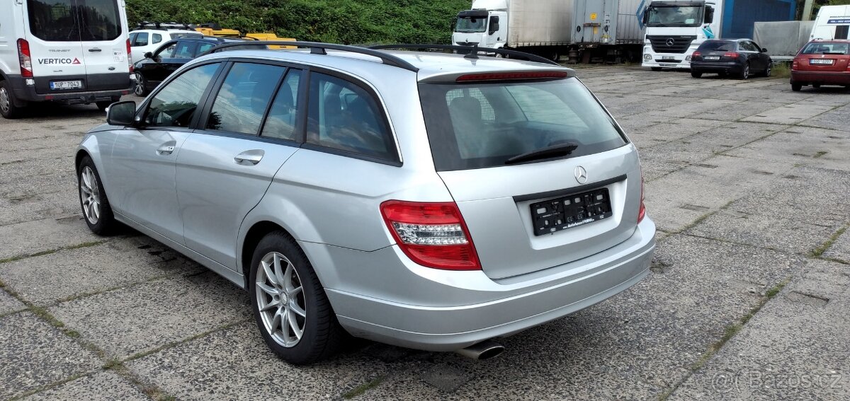 Mercedes-Benz W204 C220T CDI 2008 1.majitel TOP STAV - - 2