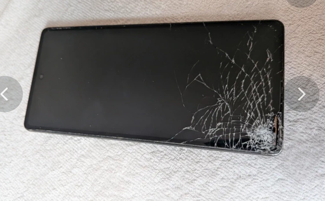 Google pixel 6a - rozbitý displej - 2