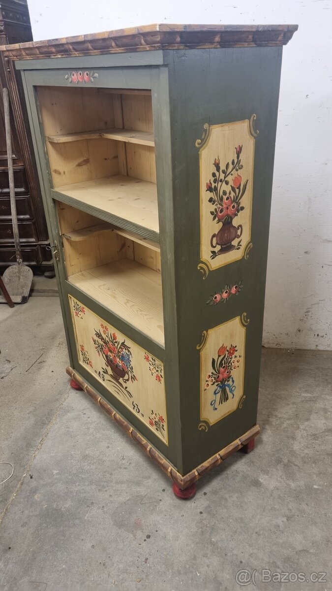 Malovaná vitrína - 2
