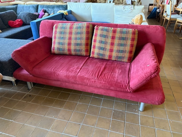 rozkládací pohovka vínová - 2