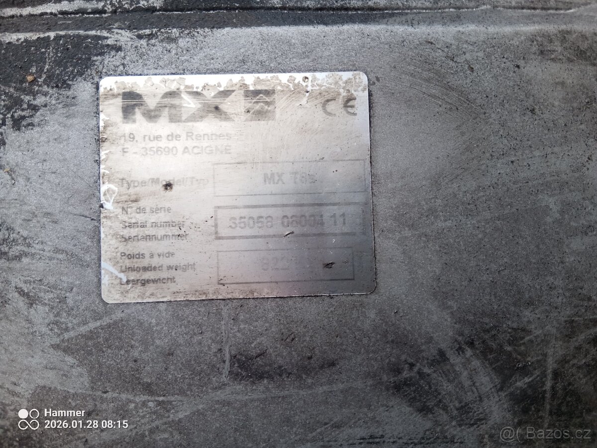 Prodám čelní nakladač MX T8s - 2