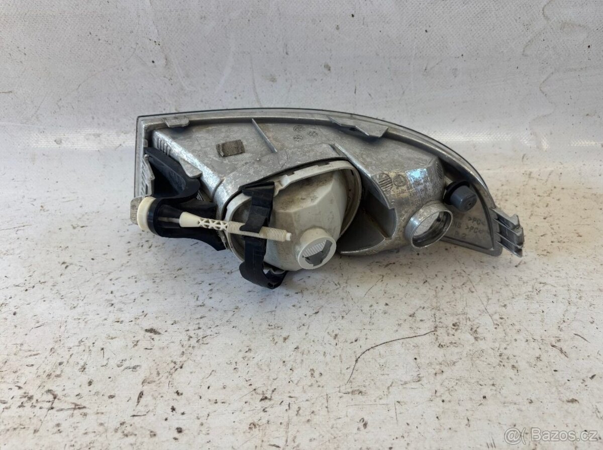 Pravá mlhovka Škoda Octavia 2 - 2