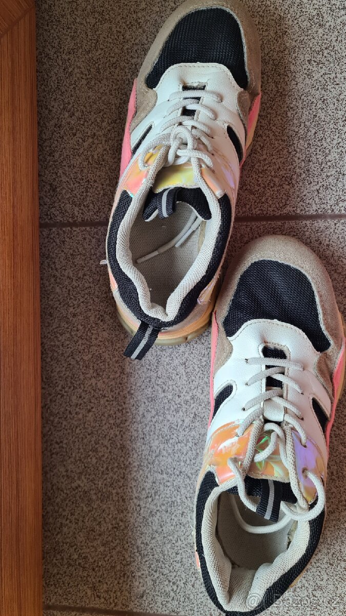 Tenisky/botasky/ vel.35,36,33 - 2