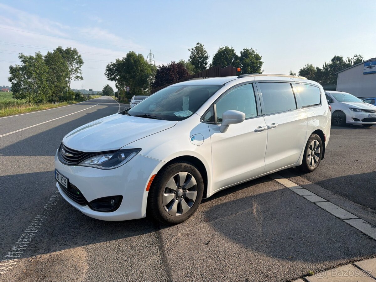 Chrysler Pacifica 3,6 L DVD Hybrid Plug In 2019 - 2
