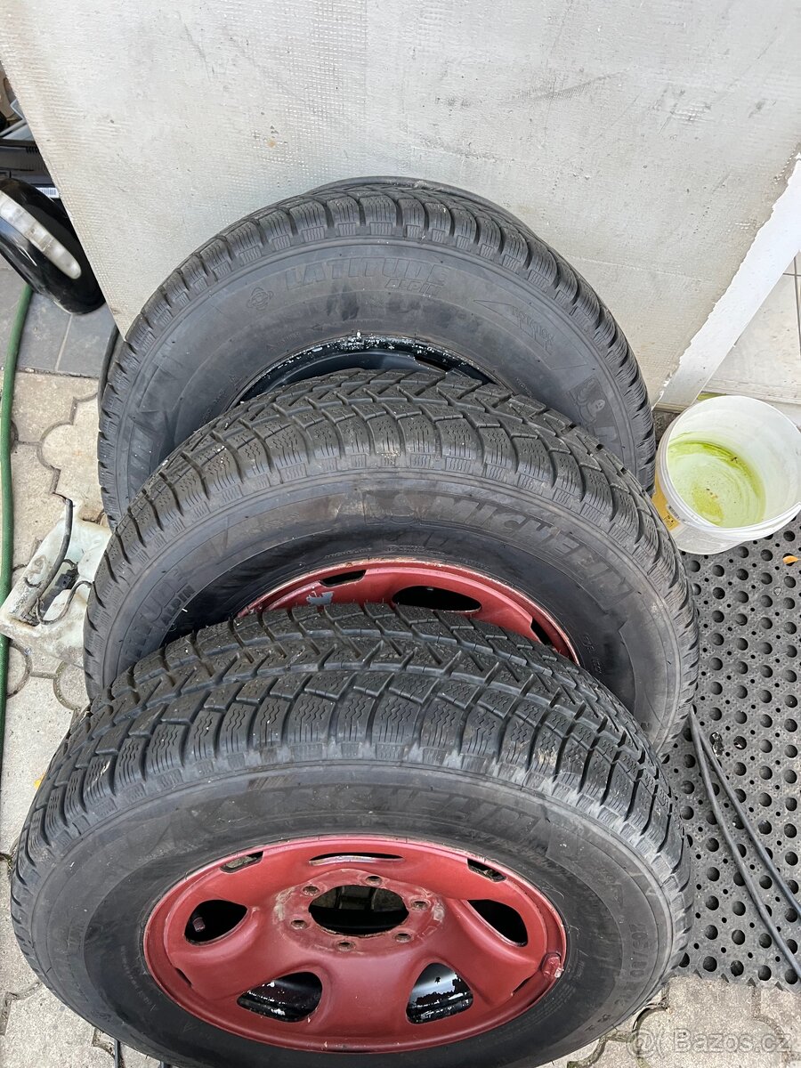 Plechové disky 6x139 se zimnimi 205/80/ r16