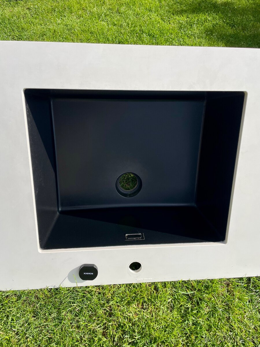 Kompaktní pracovní deska + granitový dřez Schock - 2