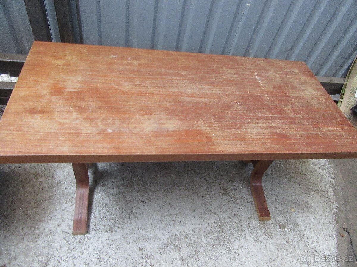 Nabízím zajimavý konferenční stolek Ludvík Volak. Původní st - 2