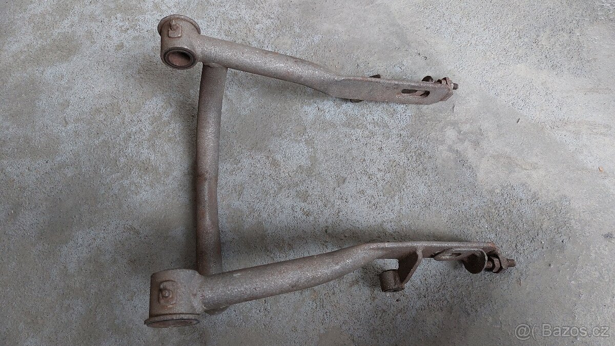 Zadní kyvná vidlice ČZ skútr prase Čezeta 502 - 2