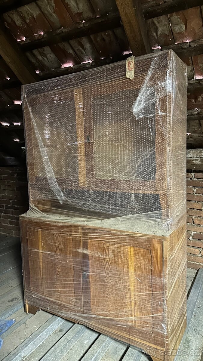 Sestava nábytku: šatní skříň, kredenc - 2