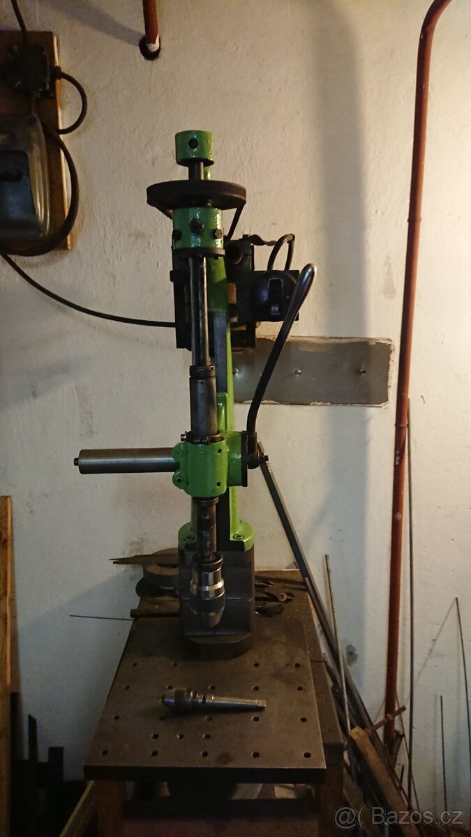 Stojanová vrtačka. - 2