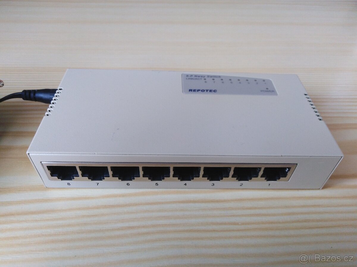 Switch Repotec RP-1708M 8-port - 2