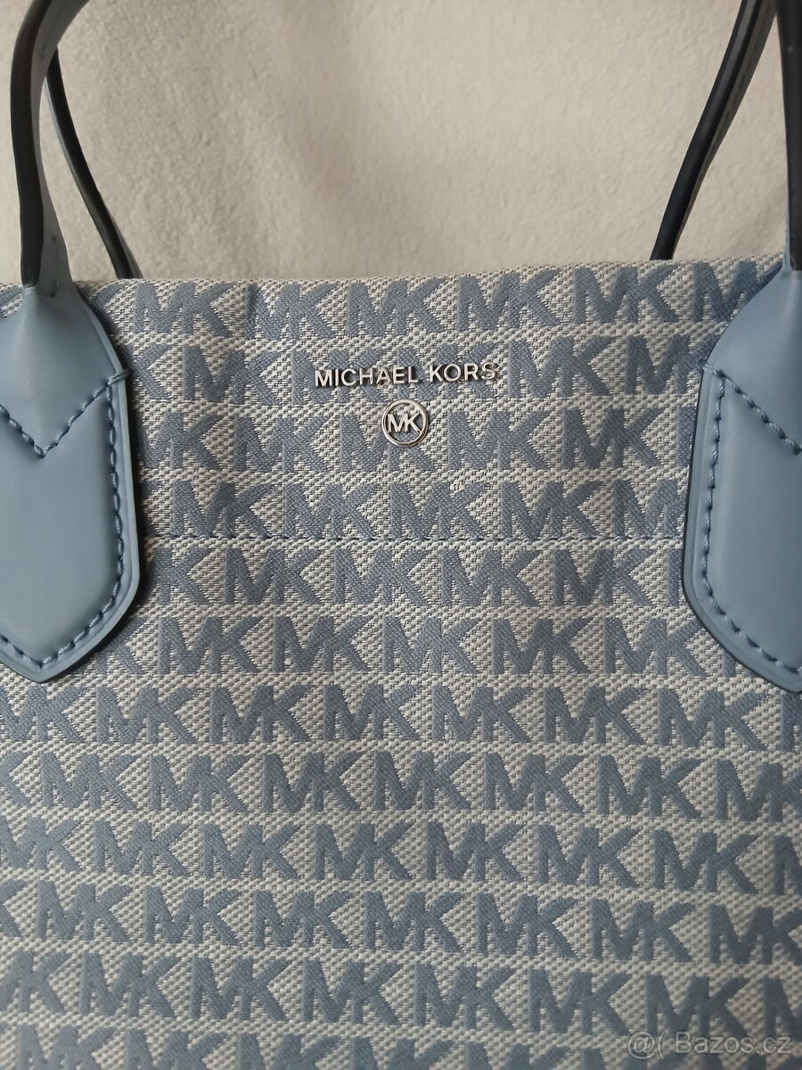 Moc pěkná modrá kabelka - 2